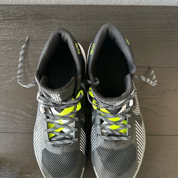 Nike Kyrie Flytrap 5 - Black Cool Grey - Size 11 - Picture 3 of 4